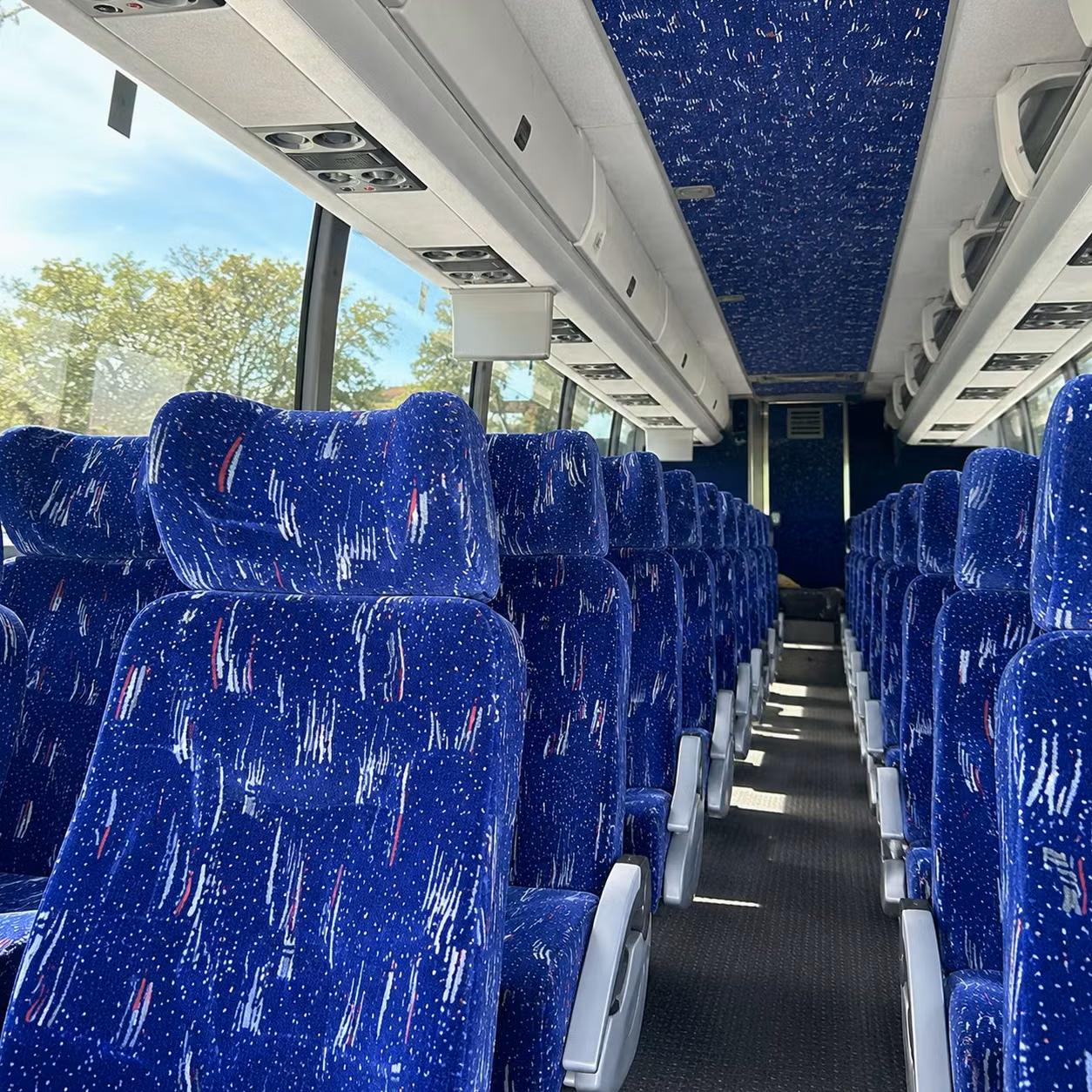 charter buses for jonesboro field trips to the museum of natural history and science centers